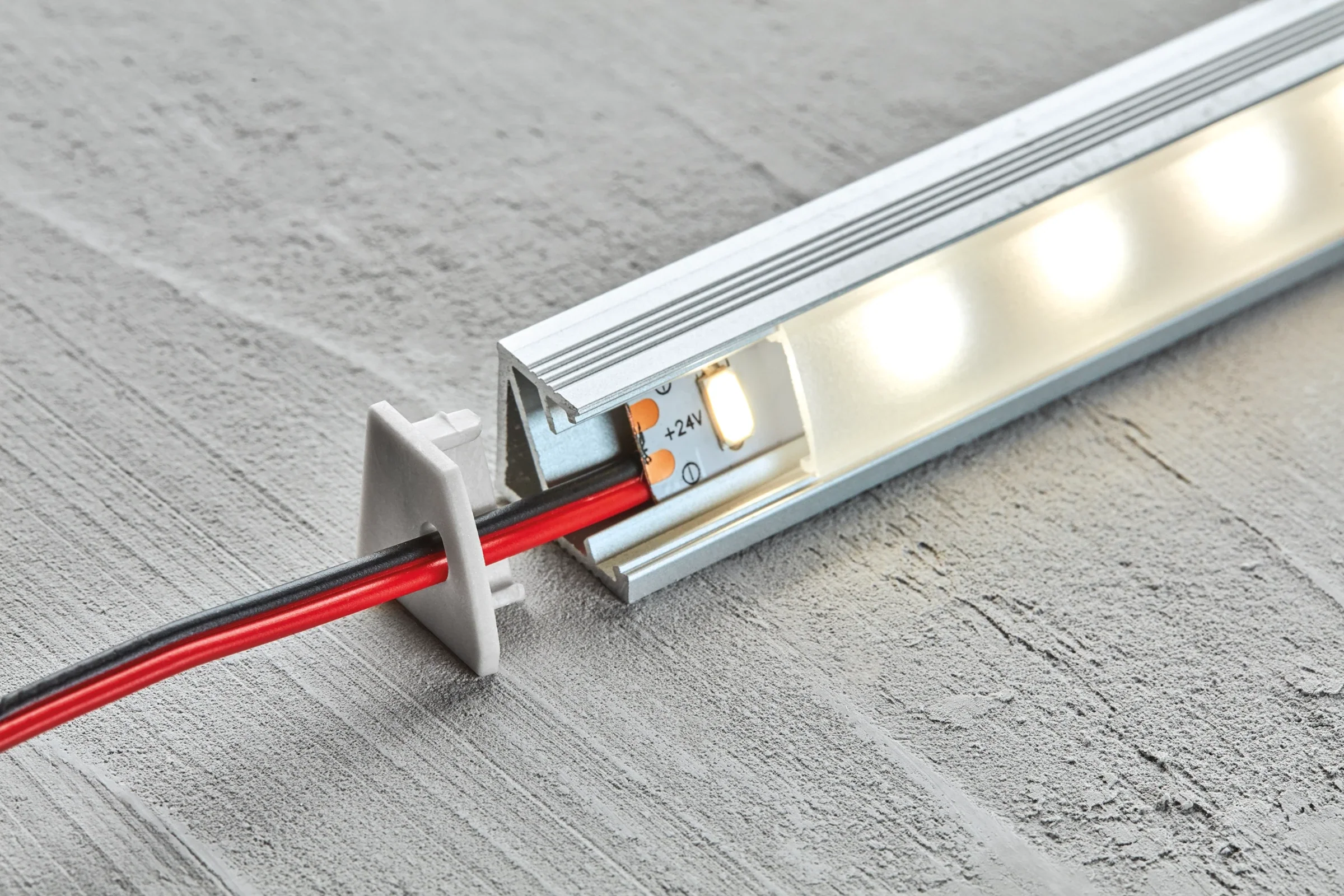 Profil aluminiowy kątowy 30 do taśmy LED 14x16,5mm Cezar Srebrny Mat 2m - Image 4