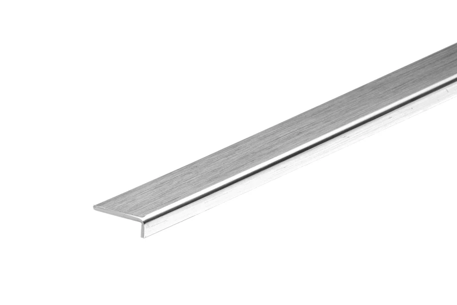 Profil ochronny kątownik PVC 17x05x1,1mm 2m Srebrny Szczotkowany