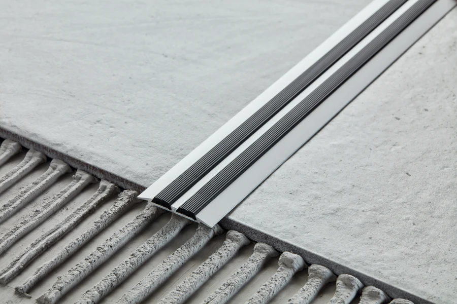 Profil progowy płaski z czarną gumą aluminium anoda 0,9m Srebrny - Image 3