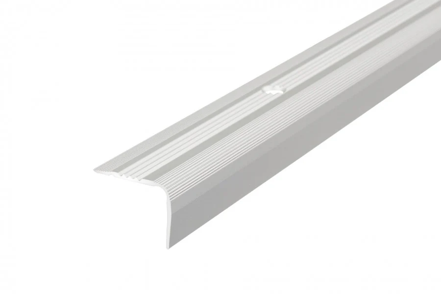 Profil schodowy AL ryflowany 24x18mm L= 1,10m Srebrny