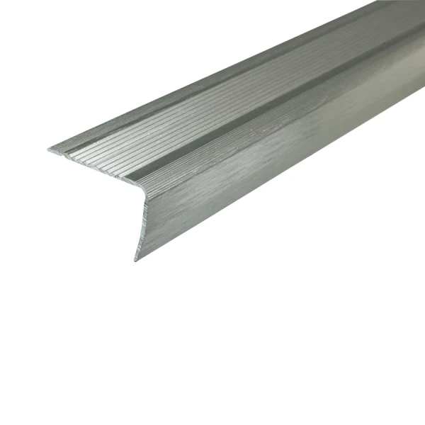Profil schodowy AL ryflowany 36x24mm L= 1,10m Srebrny El-Poler Szczotkowany