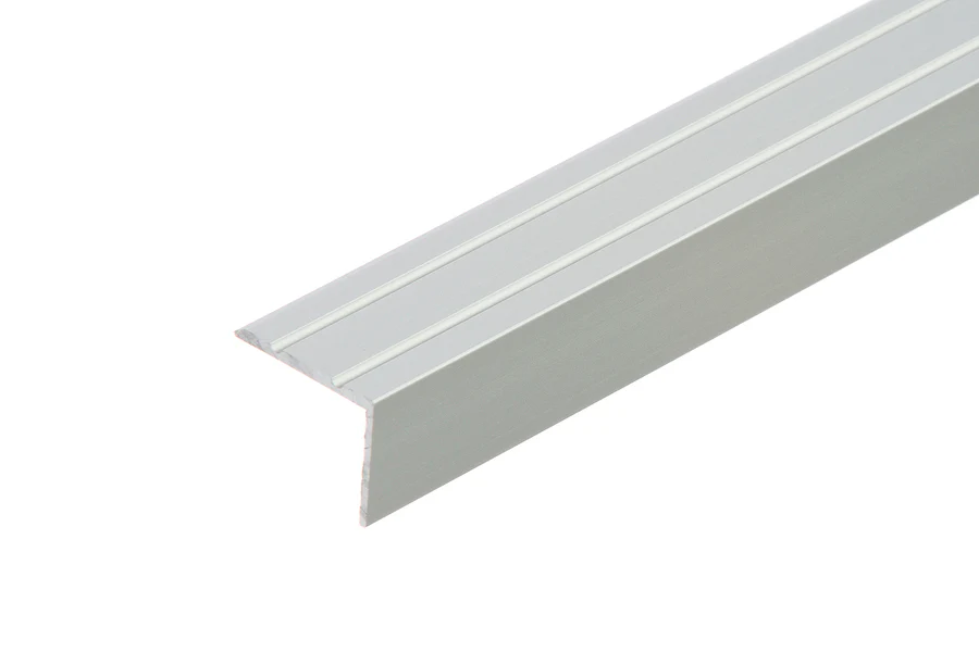 Profil schodowy narożny klejony aluminium anoda 25x20mm 1,35m Srebrny